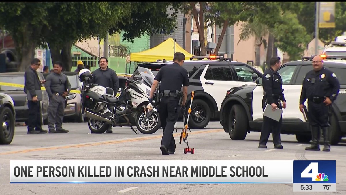 1 person killed in car crash near South LA middle school – NBC Los Angeles
