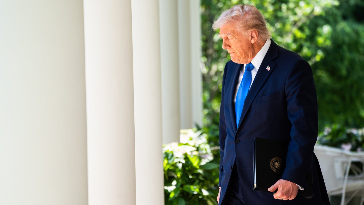 Trump rejects concerns about prices, economic uncertainty as he defends his agenda 1