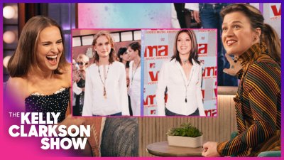 Natalie Portman & Kelly Clarkson react to hilarious red carpet fashion throwback