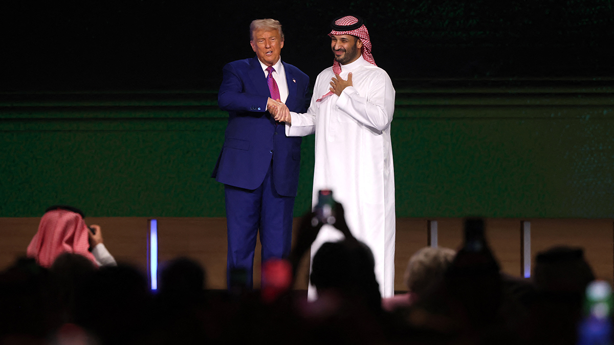 Live updates: Trump visits Saudi Arabia, announces US will lift ...
