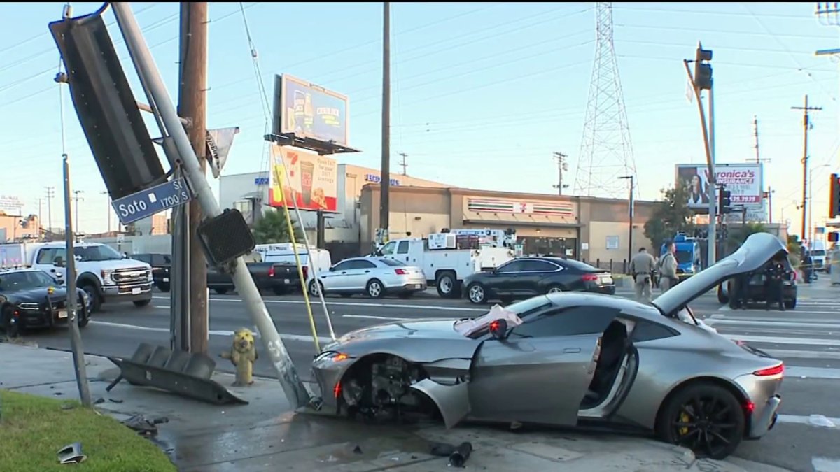 Driver dies after pursuit crash in Boyle Heights – NBC Los Angeles