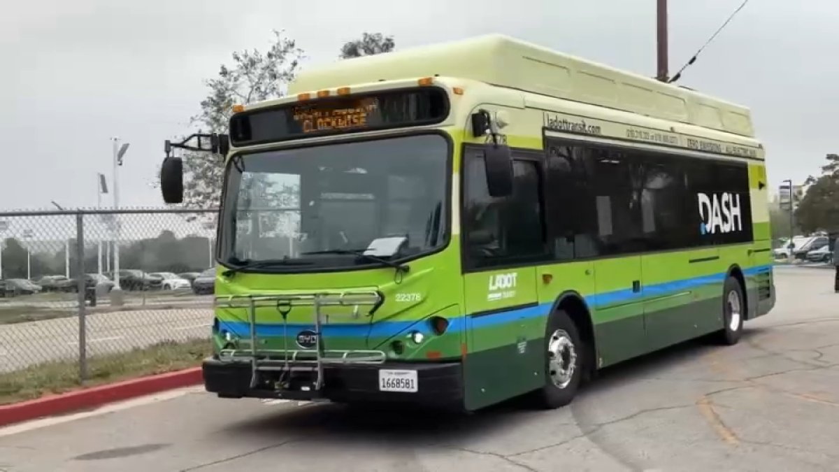 New DASH route launches in Pacoima with all-electric buses – NBC Los Angeles