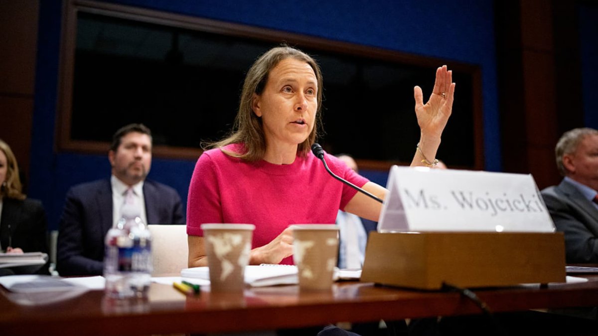 23andMe Founder Plans $305M Buyback with Enhanced Data Protections