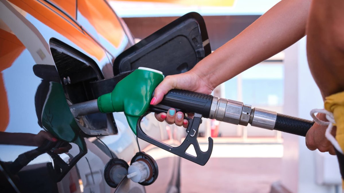 Gas Prices Expected to Drop Across Alberta, Toronto, Canada