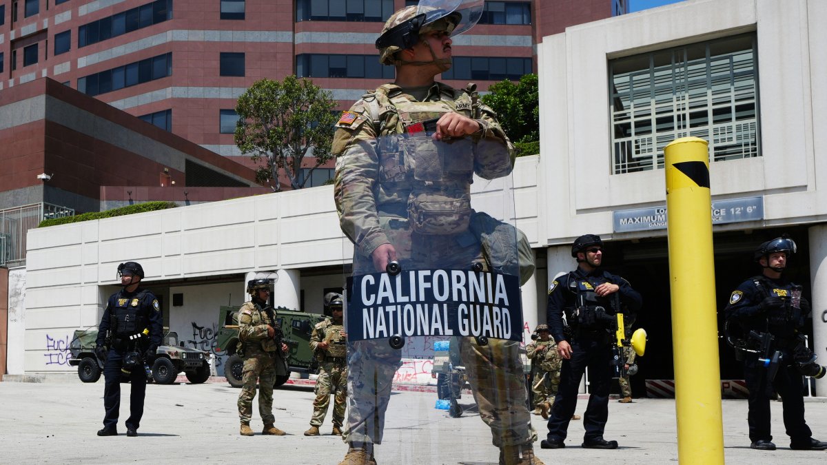 National Guard troops are now protecting ICE agents as they make arrests in LA 1