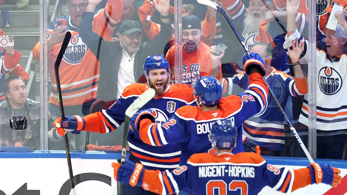 Oilers Lead Stanley Cup Final After Overtime Win Over Panthers