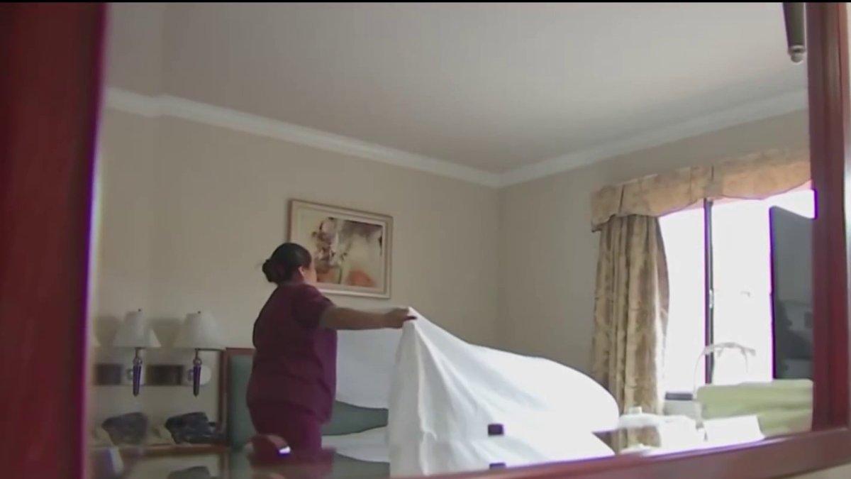 Hotel, airport workers to launch campaign in defense of LA’s ‘Olympic Wage’ – NBC Los Angeles