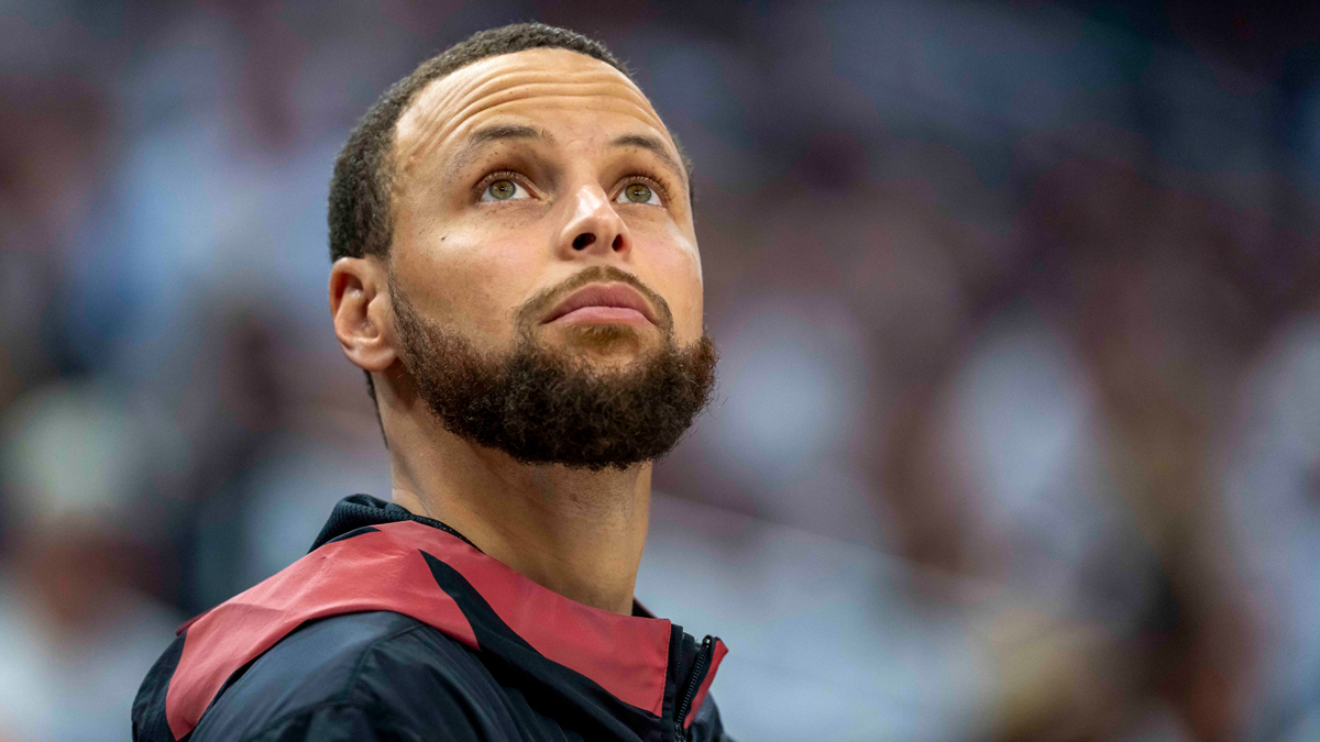 Steph Curry hilariously gifted Warriors ‘Labubu’ while in China NBC