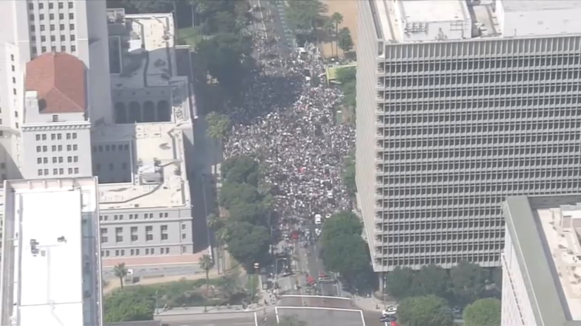 Scenes from ‘No Kings’ protests in Los Angeles. – NBC Los Angeles