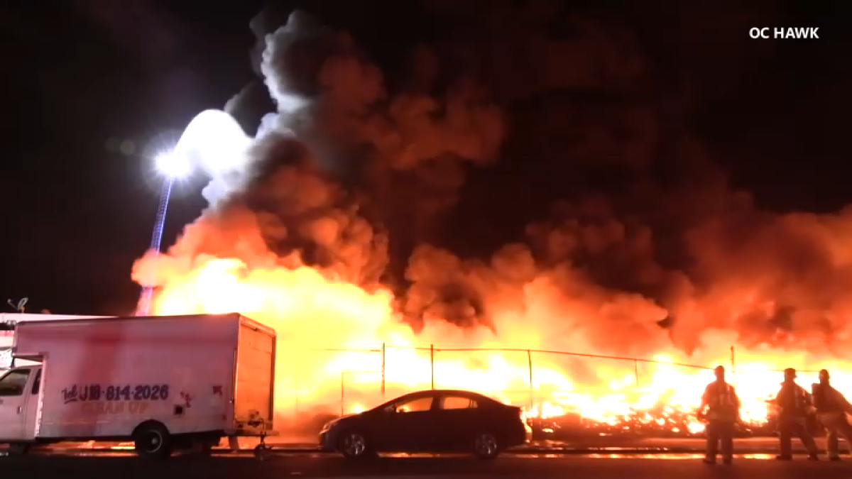 5 people displaced after fire swallows tire shop in Menifee – NBC Los Angeles