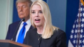 Judge dismisses Trump administration lawsuit against Chicago 'sanctuary' laws – NBC Los Angeles
