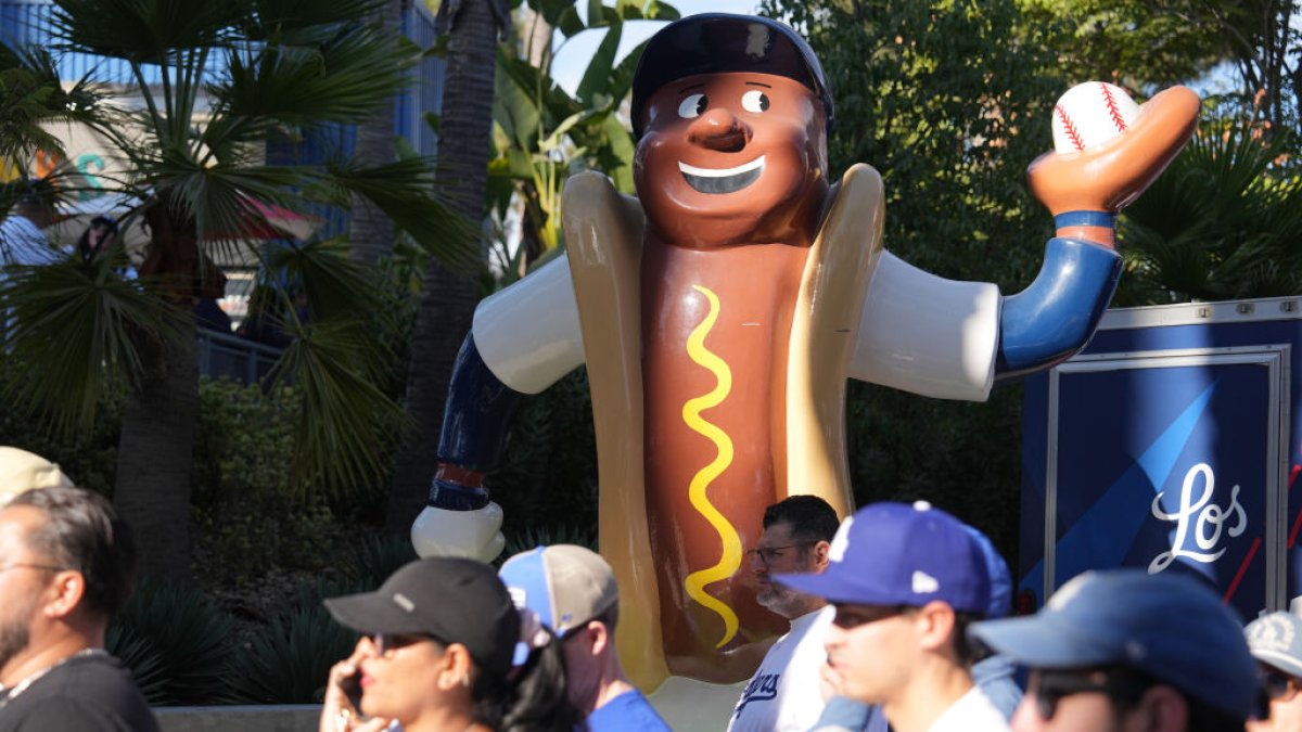 Fourth of July: Famous Dodger Dog ranked 3rd in recent survey of the best hot dogs at MLB ballparks