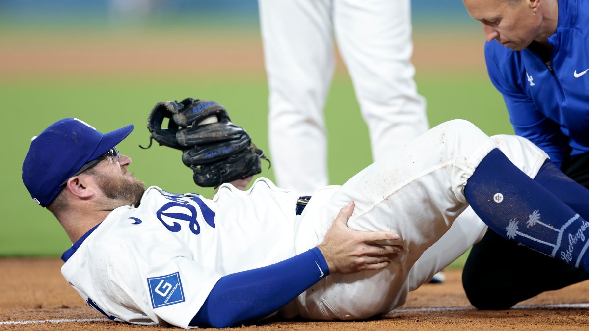 Dodgers Star Max Muncy Exits Game With Knee Injury Vs White Sox