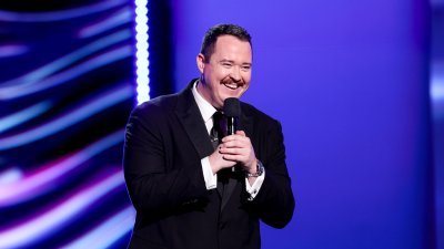 Comedian Shane Gillis roasts Trump, Epstein files at 2025 ESPYs – NBC
