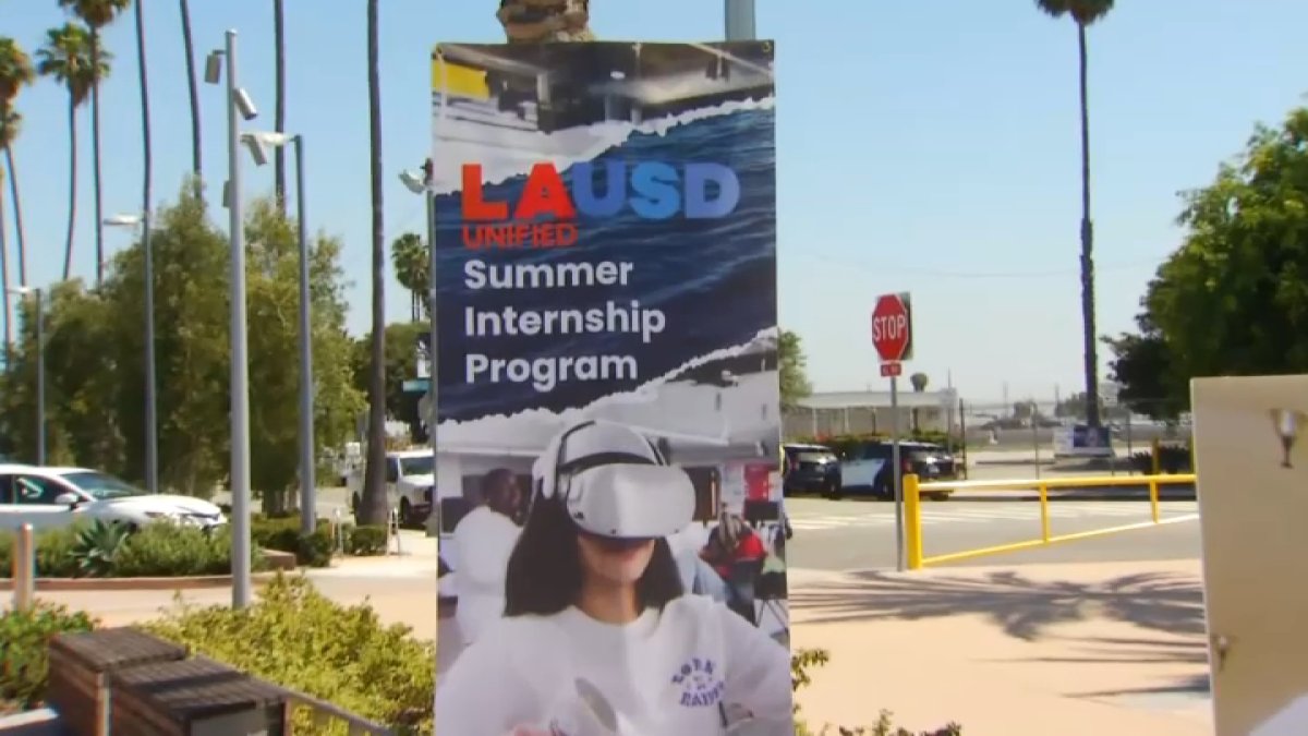 LAUSD rolls out intership program for students – NBC Los Angeles