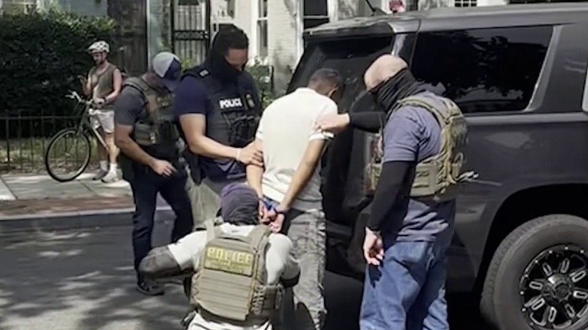 Uber Eats driver detained while making delivery in DC – NBC Los Angeles