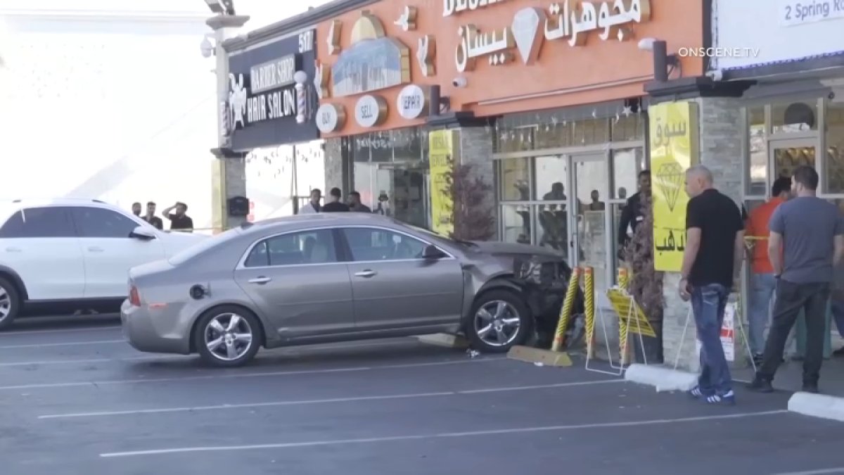 Five suspects arrested for Anaheim jewelry store burglary – NBC Los Angeles
