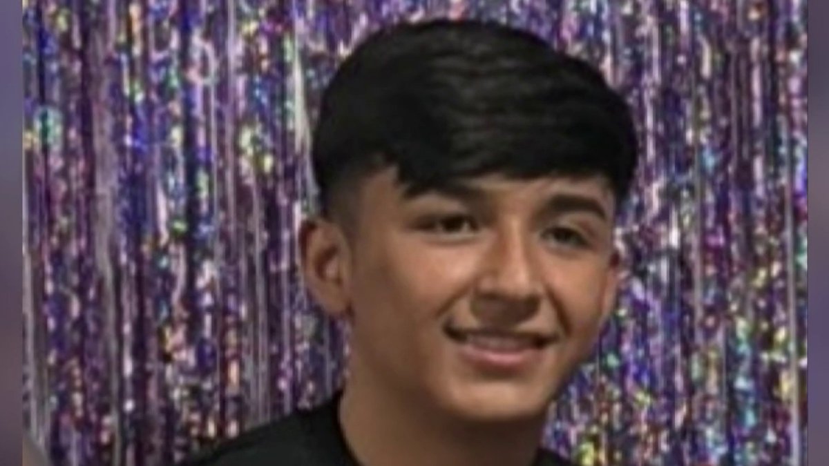 A high school senior from Reseda who was detained by ICE in August has been reunited with his family. 