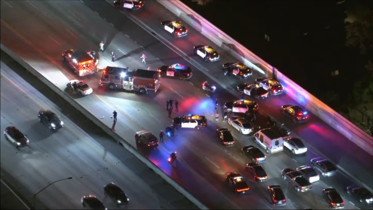 Motorcycle officer injured in crash on 405 Freeway in North Hills – NBC ...