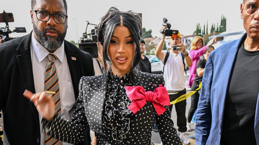 加州阿罕布拉——2025年9月2日:Cardi B 于2025年9月2日现身加州阿罕布拉。(图片由 DUTCH/Bauer-Griffin/GC Images 提供)
