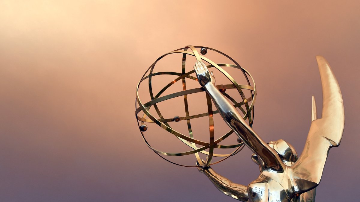 Photo: nbclosangeles.com Hacks et The Pitt : Une domination record d'HBO Max