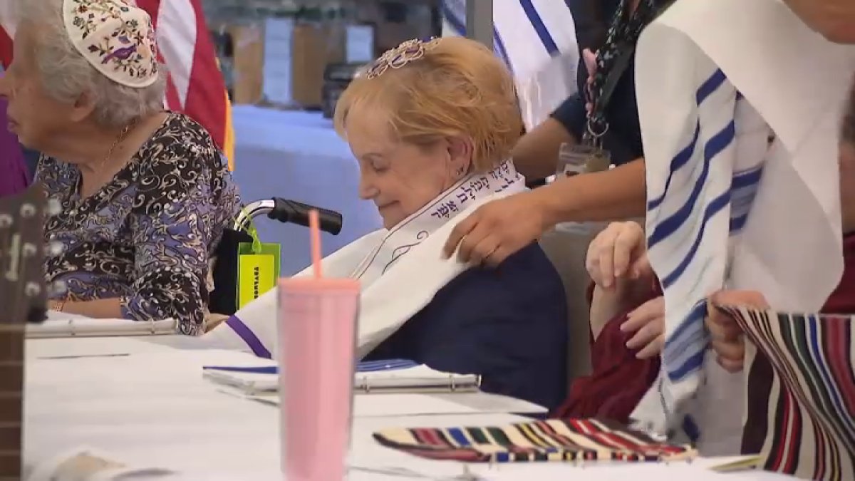 Decades later, Reseda seniors celebrate a Jewish rite of passage into adulthood