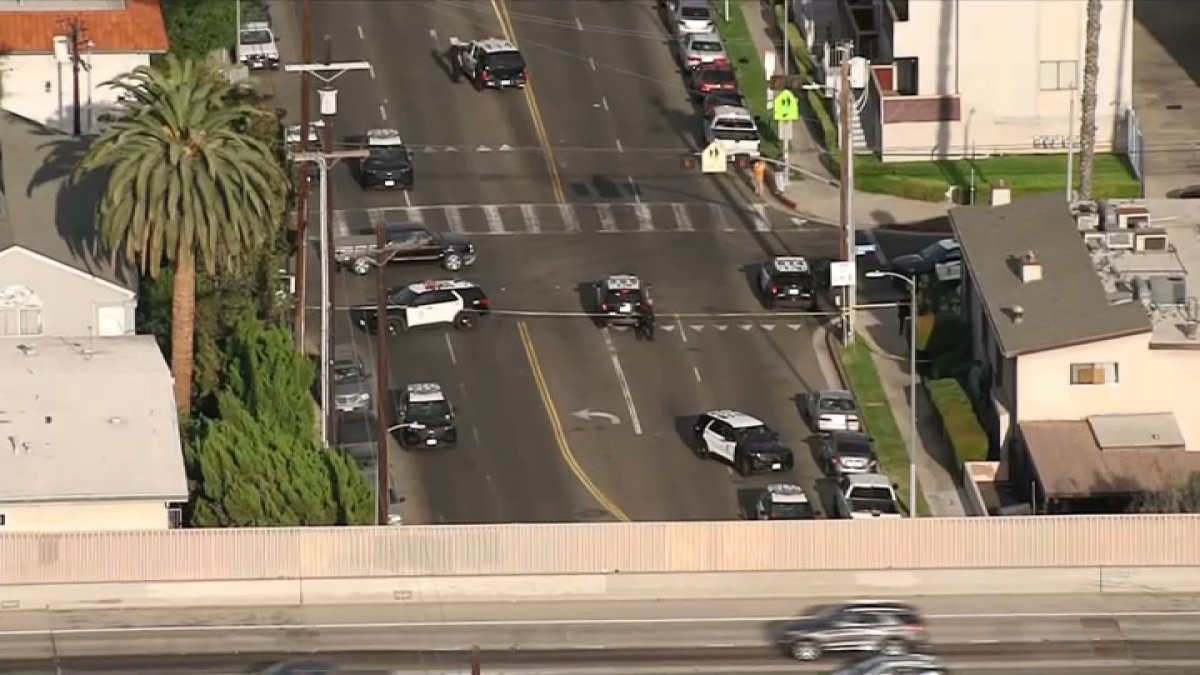 Police officer shoots allegedly armed man in North Hills – NBC Los Angeles