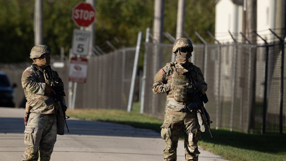 Appeals court blocks Trump from deploying National Guard in Illinois 12
