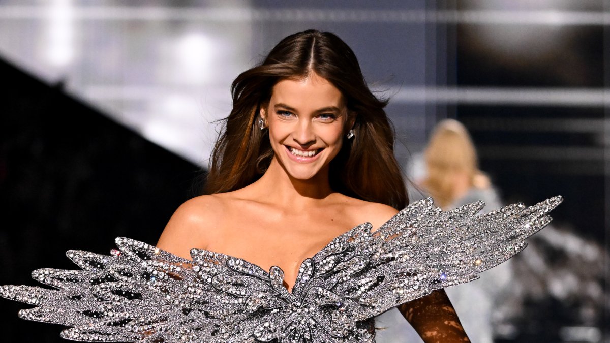 How Barbara Palvin walked Victoria's Secret runway with a broken foot