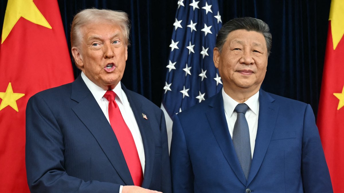 U.S. and China hope to make progress on tariffs as Trump and Xi meet in South Korea 1