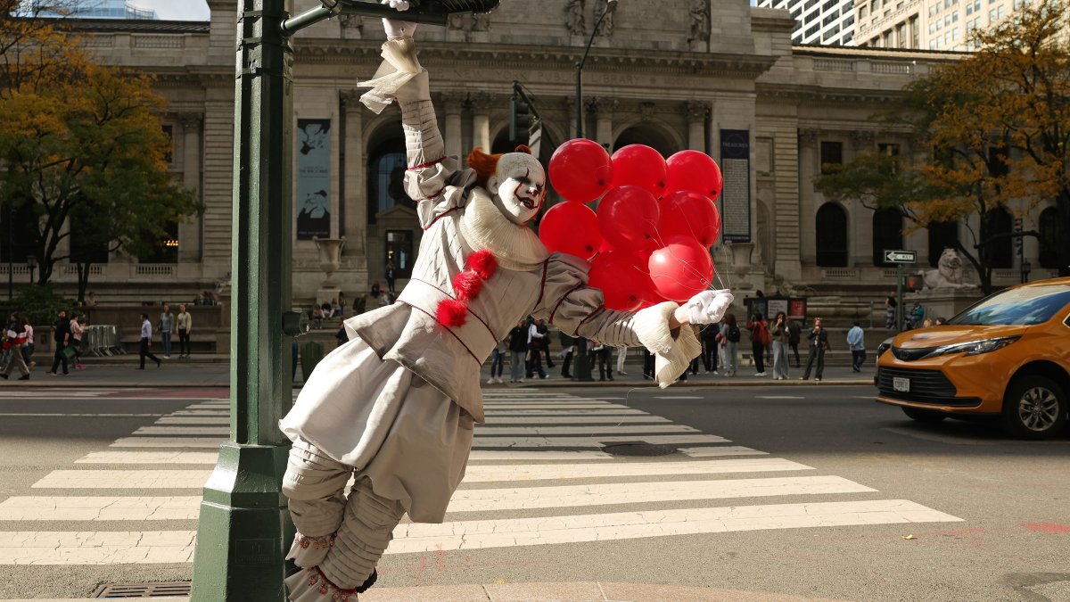 Pennywise Clown Haunts Global Cities in HBO's 'It: Welcome to Derry' Promotion