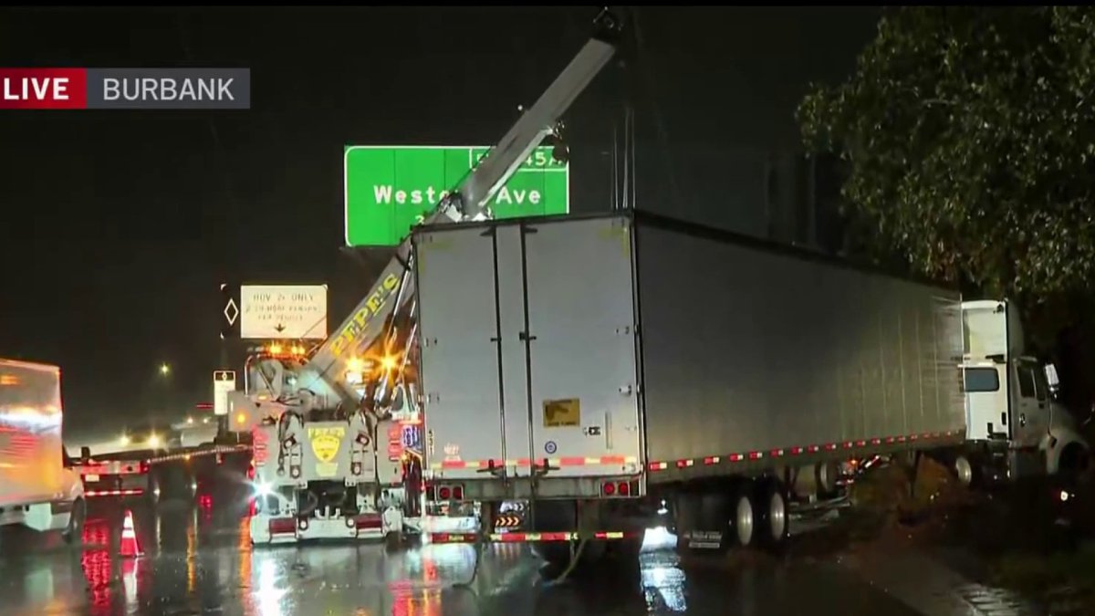 Two big rig crashes snarl traffic in Sierra Madre and Burbank – NBC Los ...