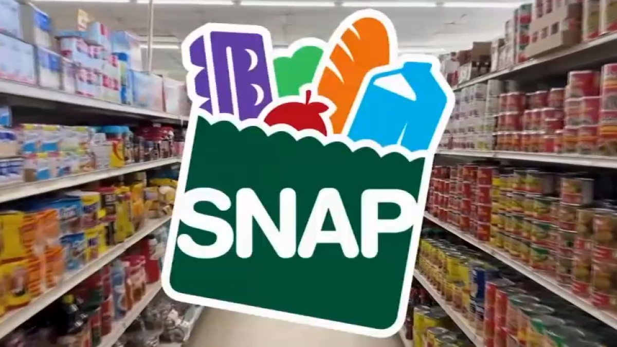 Judges order Trump administration to use contingency funds for SNAP payments 1