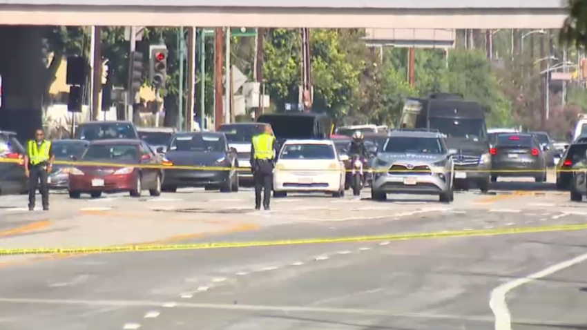 Tarzana streets reopen after bomb squad investigation – NBC Los Angeles