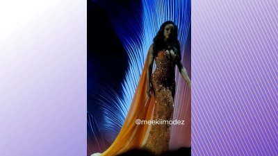 Miss Jamaica falls off stage at Miss Universe