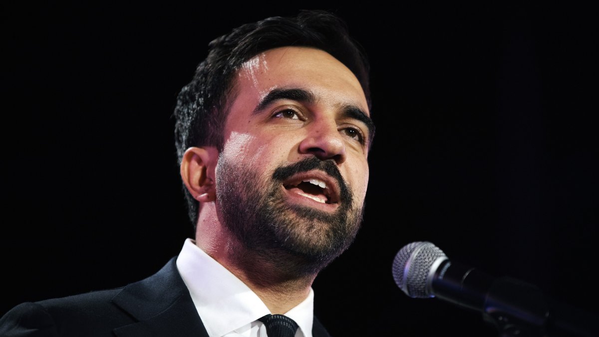 Pro-Andrew Cuomo super PAC depicts Zohran Mamdani in front of Twin Towers attack in late ad 1