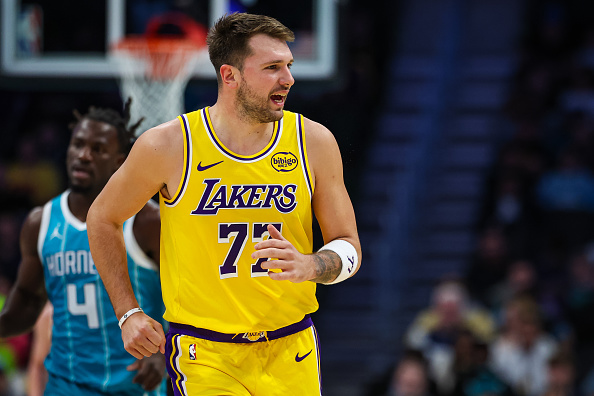 Luka Dončić scores 38 points as Lakers use strong third quarter to earn 6th win in last 7 games 121-111