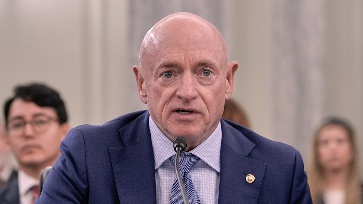 Pentagon says it's opening an investigation into Sen. Mark Kelly 1