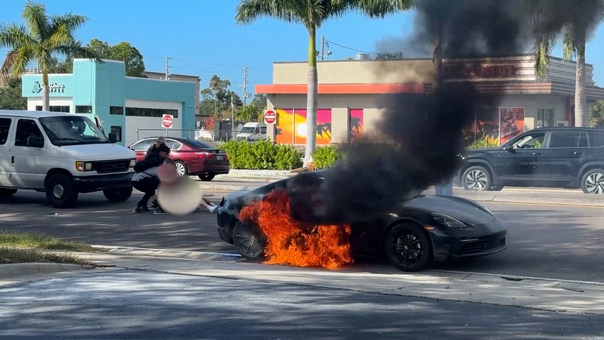 Good Samaritans rescue driver from burning car in Florida – NBC Los Angeles