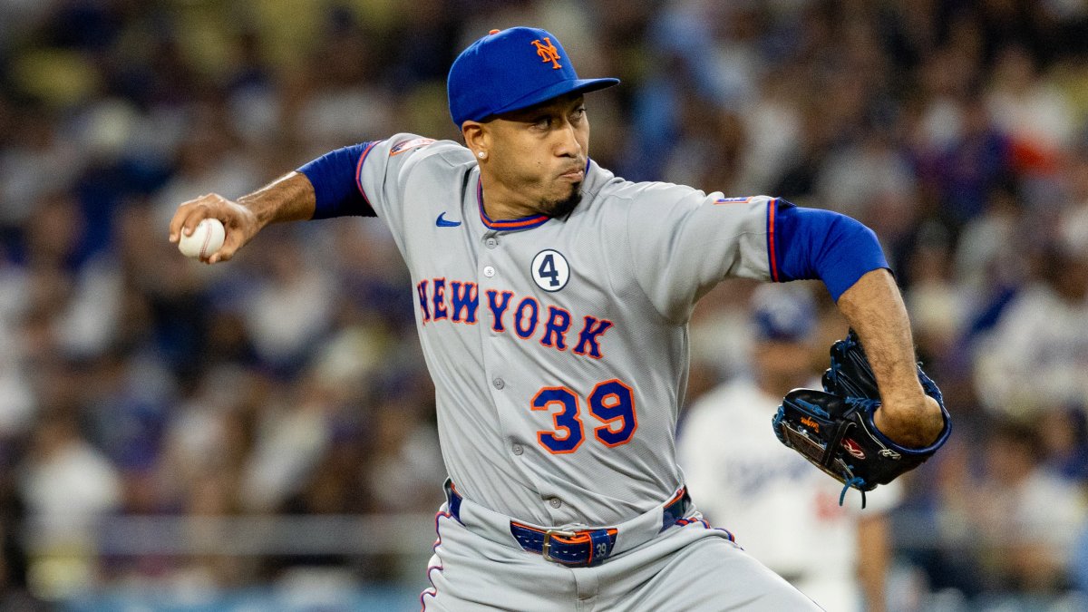 The Dodgers have agreed to a three-year deal with free-agent relief pitcher Edwin Diaz, MLB.com reported Tuesday morning.