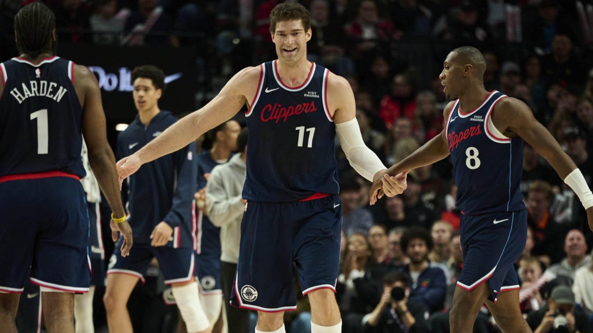 Highlights: Lopez hits 9-threes in Clippers win over Portland