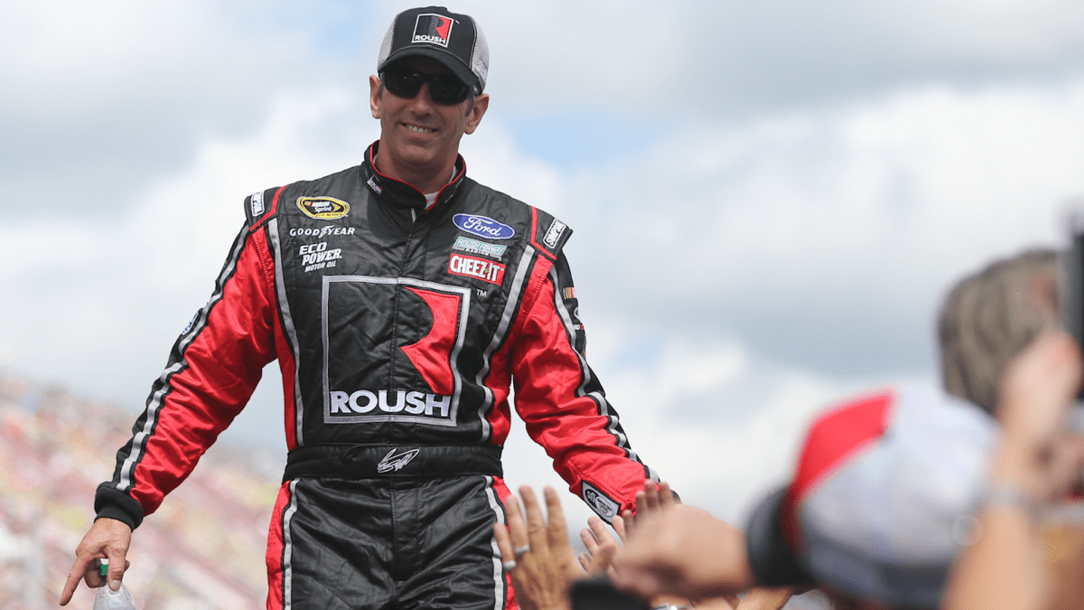 Former NASCAR driver Greg Biffle, family among seven people killed in plane  crash