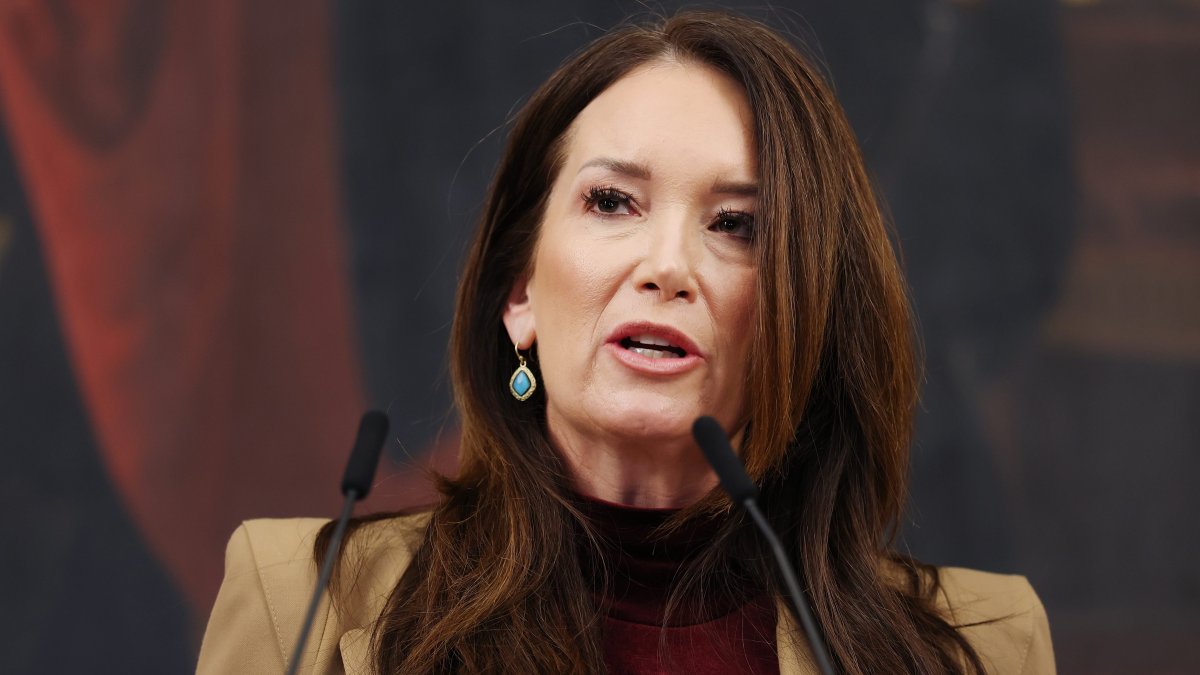 Trump administration threatens to withhold SNAP funds from blue states over immigration data 1