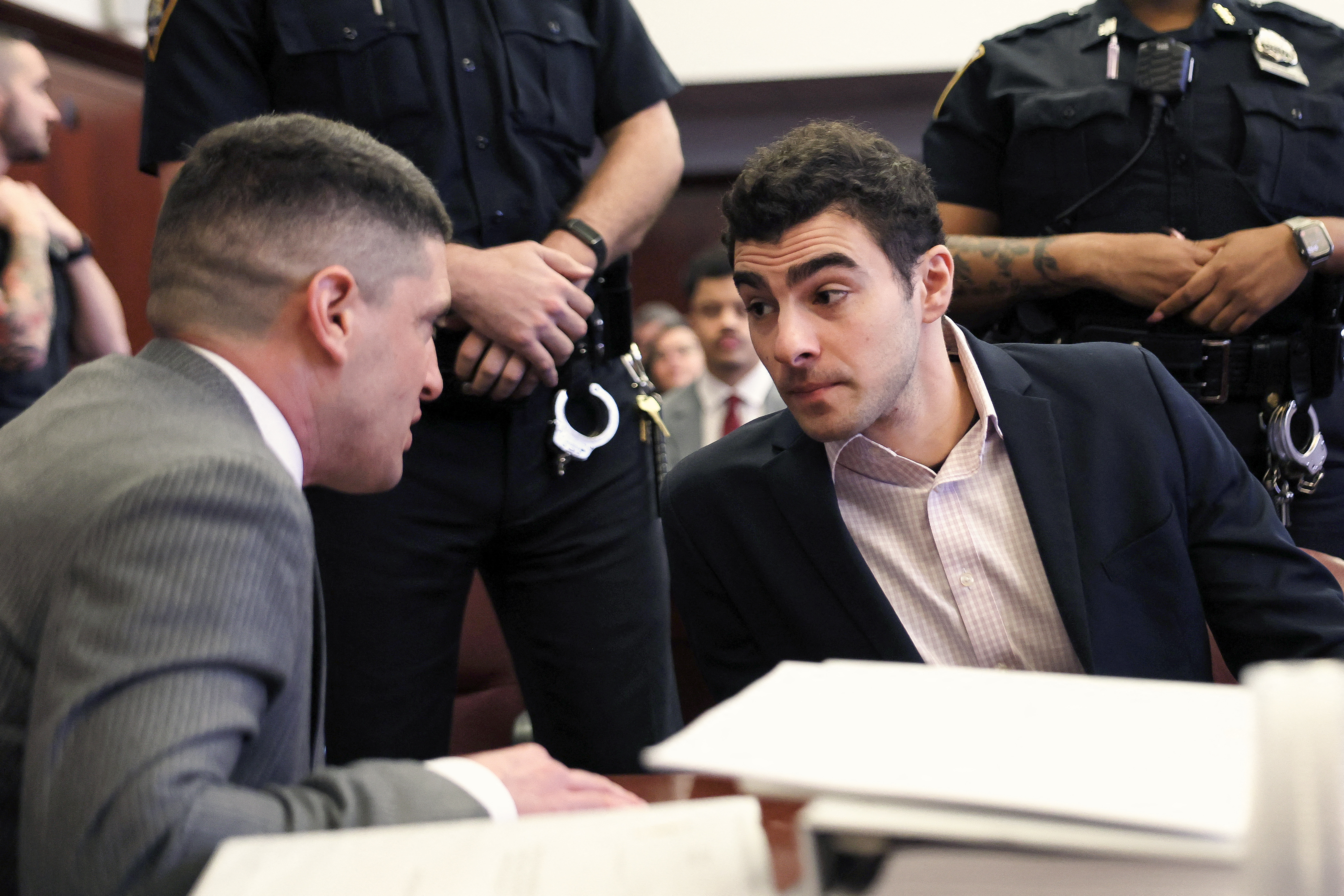 Man impersonating FBI agent tried to free Luigi Mangione from jail – NBC  Los Angeles