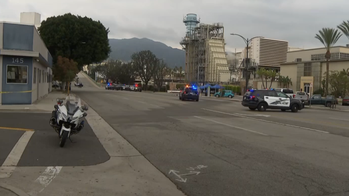 Armed gun theft suspect shot in altercation with Burbank police