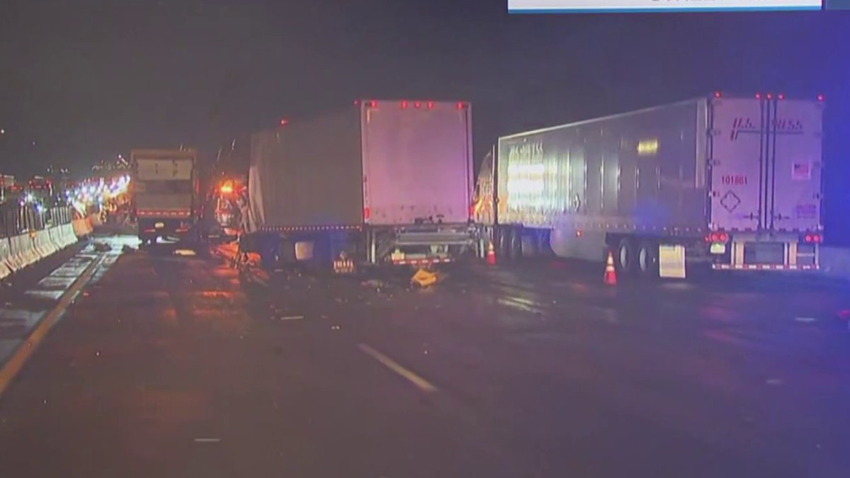 1 killed in multi-car crash on 5 Freeway in Santa Clarita