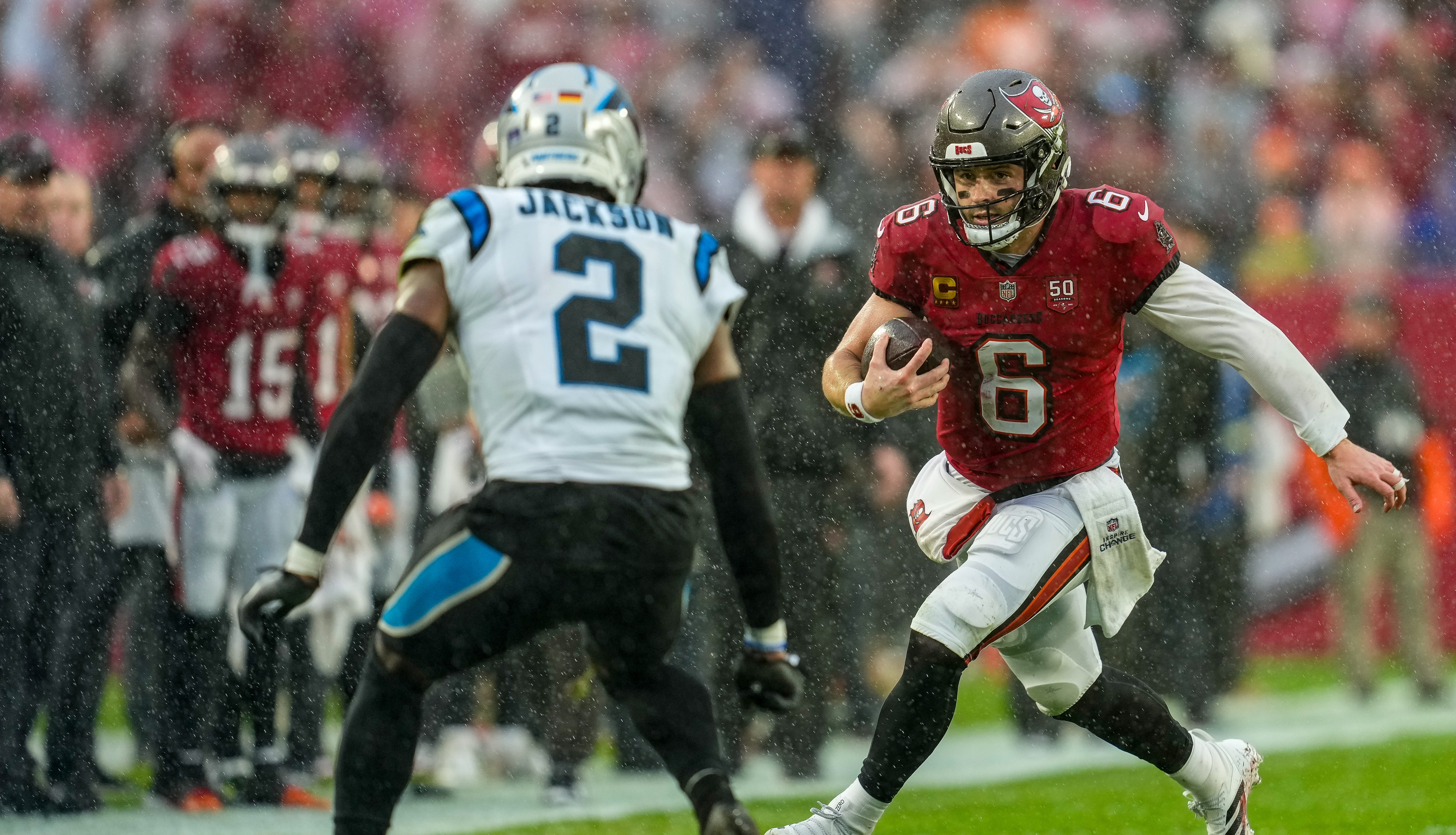 Los Angeles Native Kendrick Lamar Shakes Off Carl Crawford During  Ceremonial First Pitch – NBC Los Angeles, image size:6454x3700