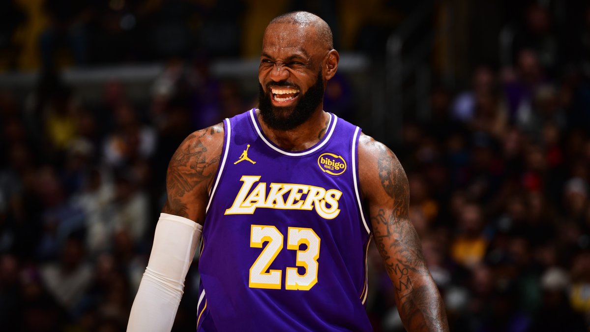 LeBron James to wear commemorative jersey patch for 23rd  display picture 3