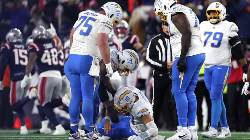 AFC Wild Card Playoffs: Los Angeles Chargers v New England Patriots - NFL 2025