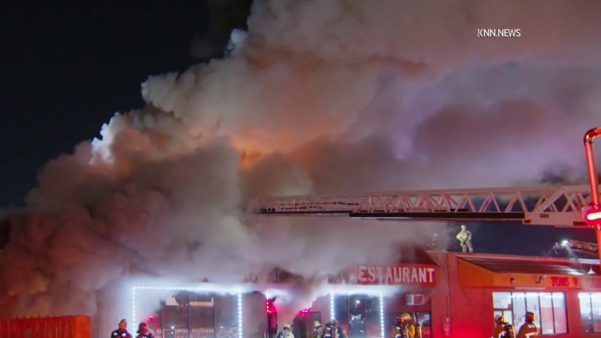 Firefighters knock down fire at commercial building in Baldwin Park